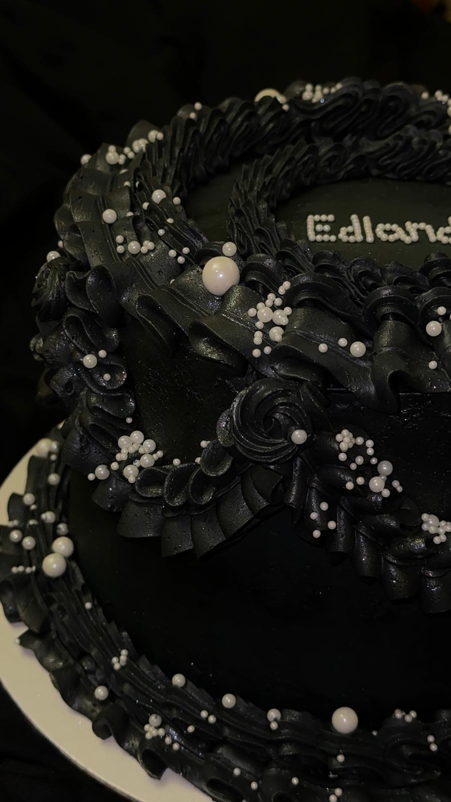Black cake design